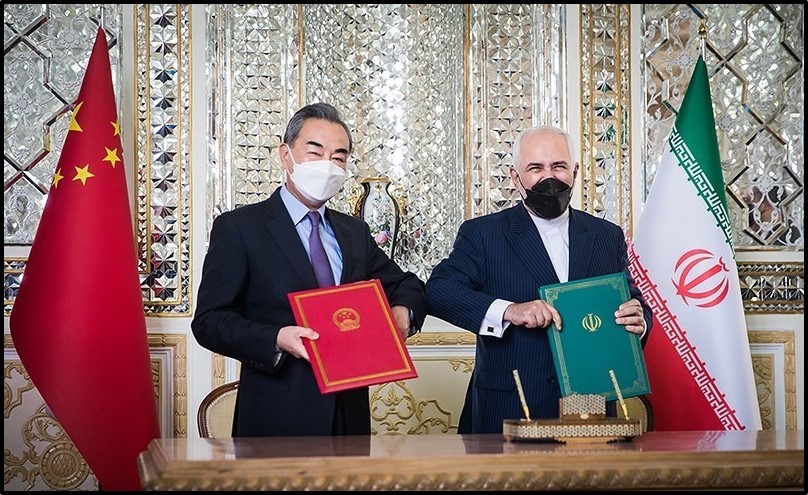 Foreign Ministers Zarif and Yi sign the 25-year cooperation agreement